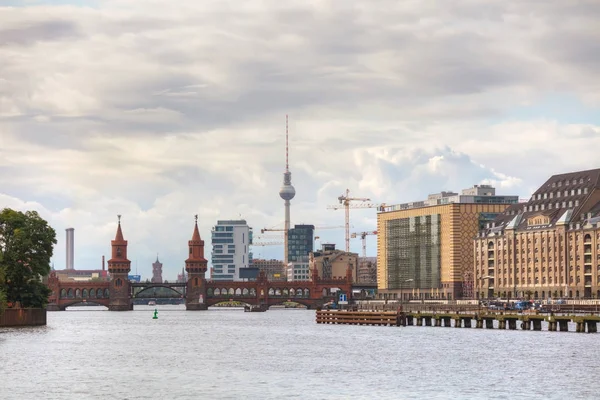 Most Oberbaum w Berlinie — Zdjęcie stockowe