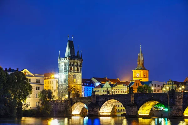 Charles Köprüsü Prag Eski Şehir Görünümünü Geceleri — Stok fotoğraf