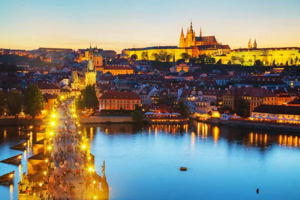 Prag Vitus Cathedral Ile Havadan Görünümü Arka Plan Üzerinde — Stok fotoğraf