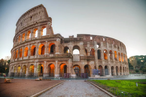 İtalya, Roma 'daki Colosseum veya Flavian Amfitiyatrosu Stok Fotoğraf