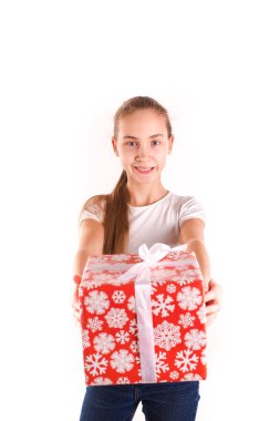 Mevcut kutusuyla izole mutlu kız