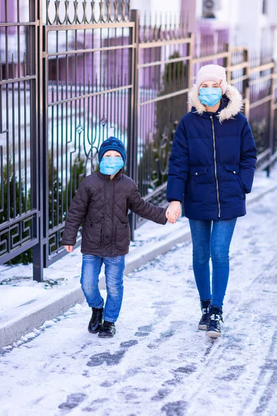 Young Woman Little Boy Walking Street Quarantine Wearing Medical Face — Stock Photo, Image