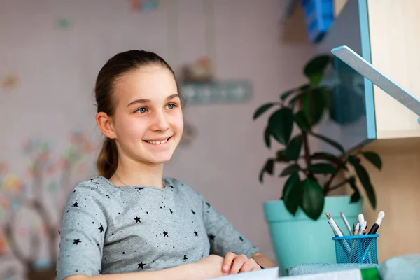 Beautiful Young School Girl Working Home Her Room Class Notes — Stock Photo, Image