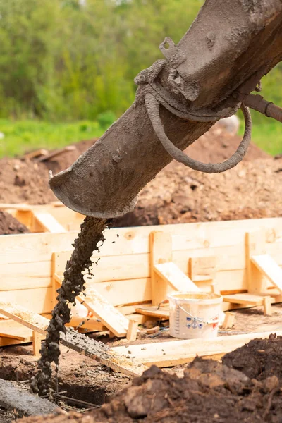 Colocação Cimento Concreto Cofragem Fundação Com Bomba Automática Construção Fundação — Fotografia de Stock