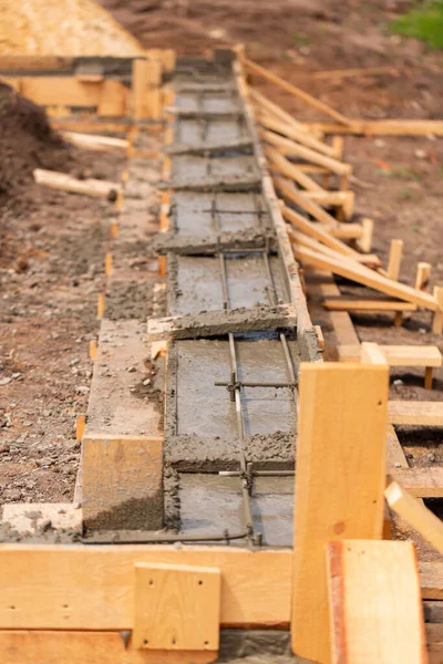 Lay Cement Vagy Beton Alapítvány Zsaluzat Automatikus Szivattyú Építési Ház — Stock Fotó