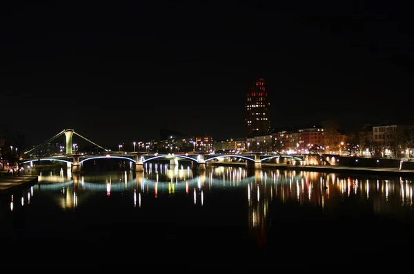 Frankfurt am main-geceleri — Stok fotoğraf