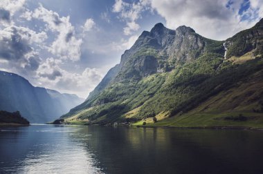 Norveç 'te Nryfjord Yazı