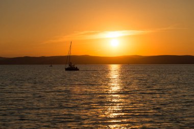 Balaton adlı güzel gün batımı