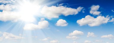 Bulutlu mavi gökyüzü