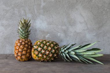 Olgun taze ananas