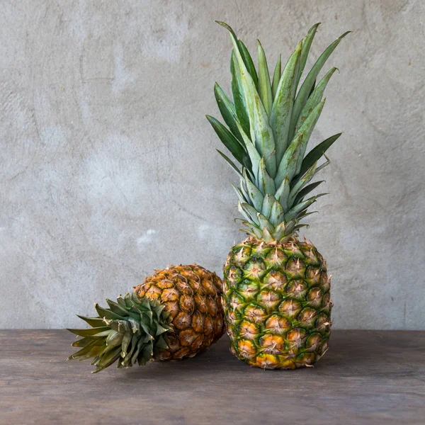 Ananasy dojrzałe — Zdjęcie stockowe