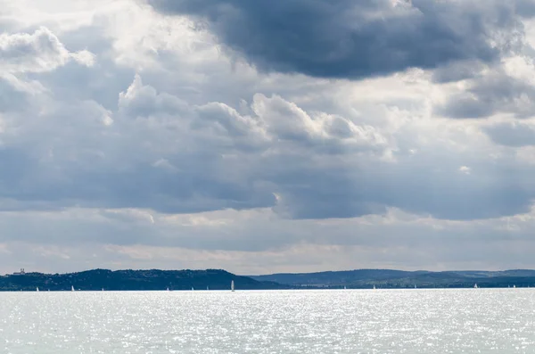 Vista pitoresca do lago Balaton — Fotografia de Stock