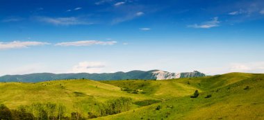 büyük Dağları ile yeşil alan