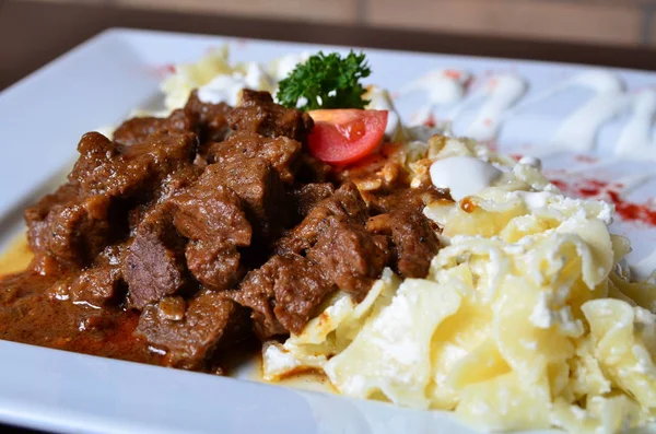 Guisado Carne Com Macarrão Fundo — Fotografia de Stock