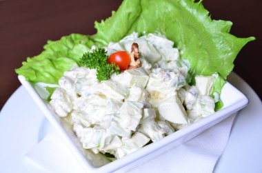 Geleneksel mayonez ve patates salatası