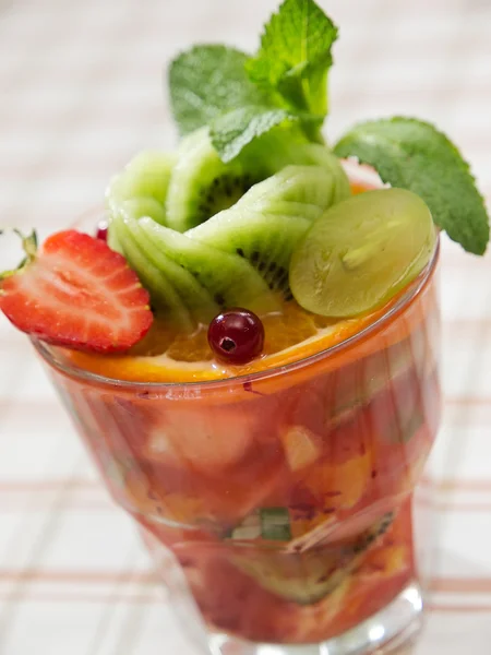 Salada de coquetel de frutas — Fotografia de Stock