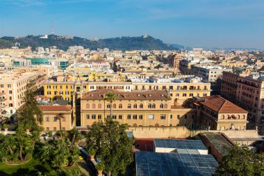 Roma şehri panoramik manzarası. Roma 'nın güzel manzarası, Roma Çatısı manzarası, İtalya