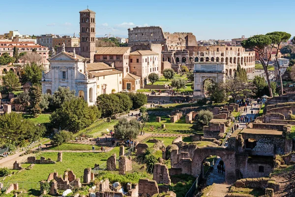 Roma şehri panoramik manzarası. Roma 'nın güzel manzarası, Roma Çatısı manzarası, İtalya