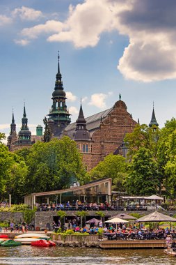 Stockholm, İsveç 'teki Eski Kent İskelesi mimarisinin manzarası.