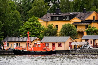 Stockholm, İsveç 'teki Eski Kent İskelesi mimarisinin manzarası.