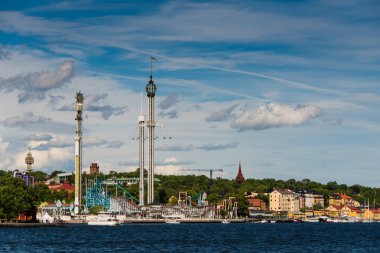 Stockholm 'deki Old Town İskelesi mimarisinin manzarası. Stockholm Limanı İsveç