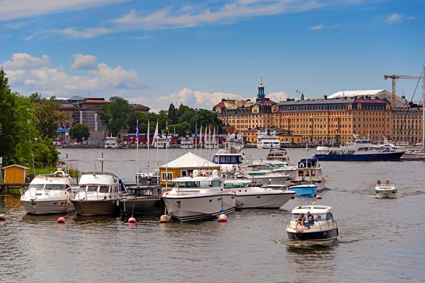 Lodě Lodě Kotvící Nábřeží Centru Stockholmu Švédsko — Stock fotografie