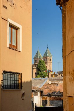 Ortaçağ kaldırımlı ve Toledo şehrinde bir sokağa basmış. İspanya
