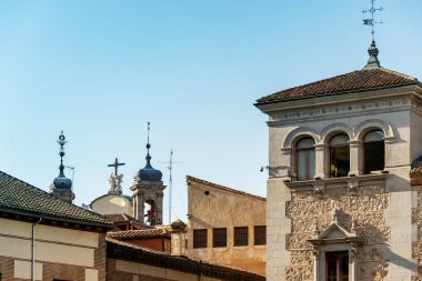 Madrid 'in mimarisi ve simgesi. Eski Madrid 'deki Plaza de La Villa muhtemelen 15. yüzyıla dayanan en eski meydan. Ayrıntı