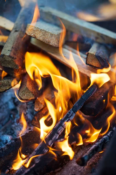 Holzfeuer Zum Grillen Als Hintergrund Lagerfeuer — Stockfoto