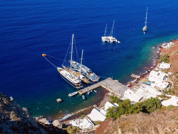 Moored Boats Pier Santorini Island Coastline Greece — Stock Photo, Image
