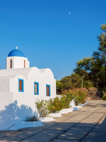 Typowy Grecki Kościół Chrześcijański Wyspie Santorini Santorini Cyklady Grecja — Zdjęcie stockowe