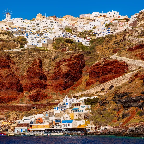 Verbazingwekkend Santorini Uitzicht Witte Grotwoningen Vanaf Egeïsche Zee Santorini Cycladen — Stockfoto
