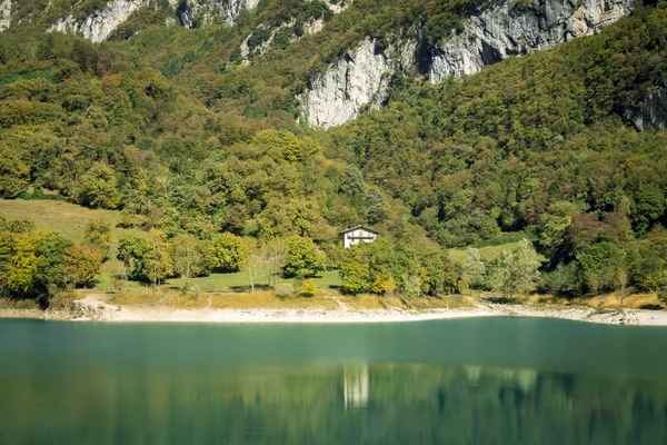 Lago di Tenno in Italian Alps — ストック写真