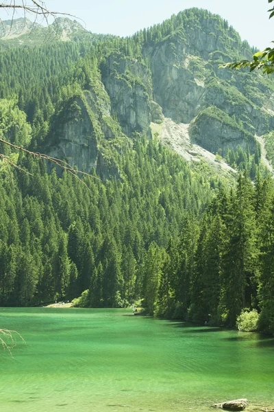 İtalya, Alto Adige: Yansıma Tovel göle.