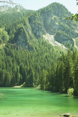 İtalya, Alto Adige: Yansıma Tovel göle.