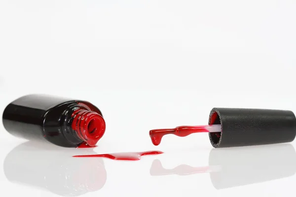Rode nagellak fles — Stockfoto