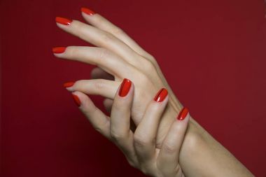  Güzel el ile renkli tırnak sanat tasarım manikür