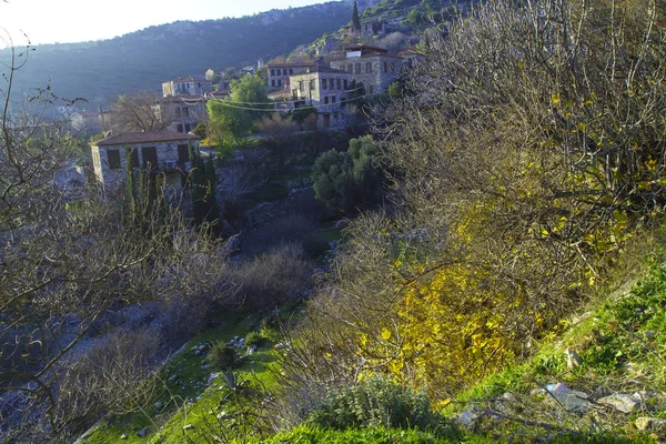 Hermosos lugares turísticos en Turquía. impresionante naturaleza y una pequeña v — Foto de Stock