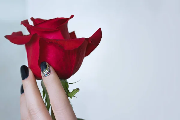 Manikůra Nail Paint Krásné Ženské Ruce Barevnými Nehty Umění Design — Stock fotografie