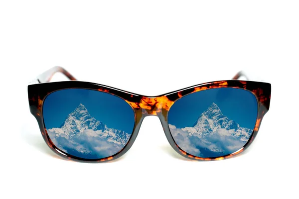Солнцезащитные очки с вырезкой — стоковое фото
