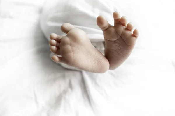 Close Barefoot Asian Baby Newborn — Stock Photo, Image