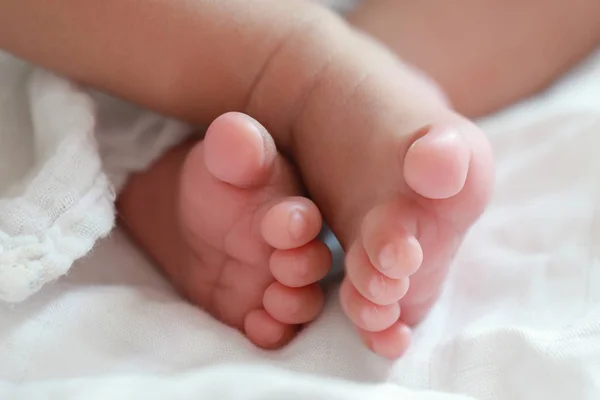 Close Barefoot Asian Baby Newborn — Stock Photo, Image