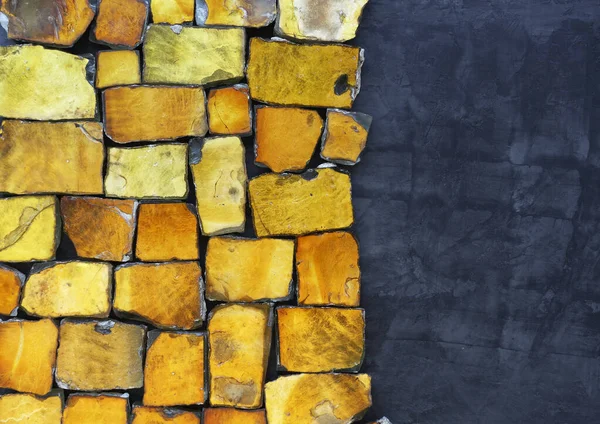 Золотая старая мозаика, большие куски в качестве фона — стоковое фото
