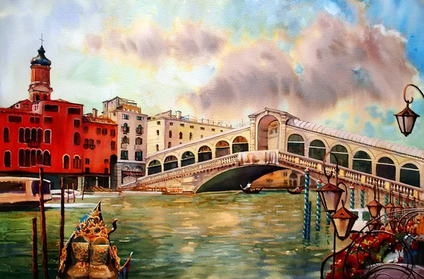 A view of the canal with Rialto bridge, boats and buildings in V — Stock Photo, Image