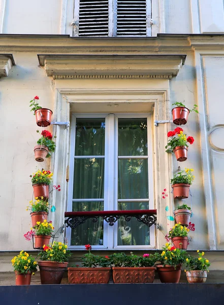 Window on Montmartre in Paris, France — Stock Photo, Image