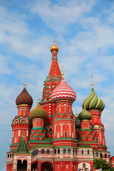 St. Basiliuskathedraal op het Rode Plein in Moskou, Rusland — Stockfoto