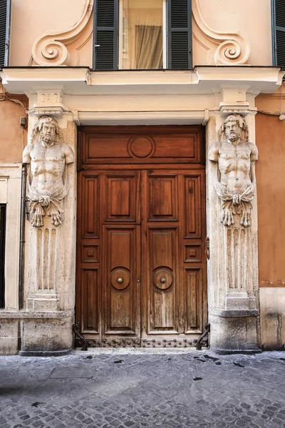 Старая Итальянская Винтажная Дверь — стоковое фото