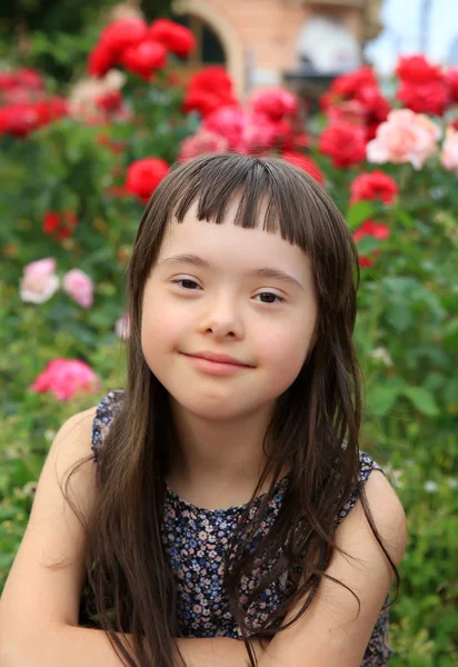 Little Girl Have Fun Park — Stock Photo, Image