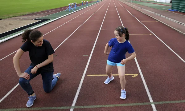 Little Girl Have Fun Stadium — Stock Photo, Image