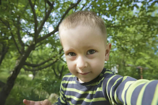 Portrait Little Boy Outdoors — Stock Photo, Image